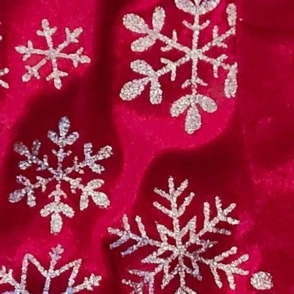 Opulent Red Velvet Tree Skirt 50" diameter‎ - Picture 2 of 6